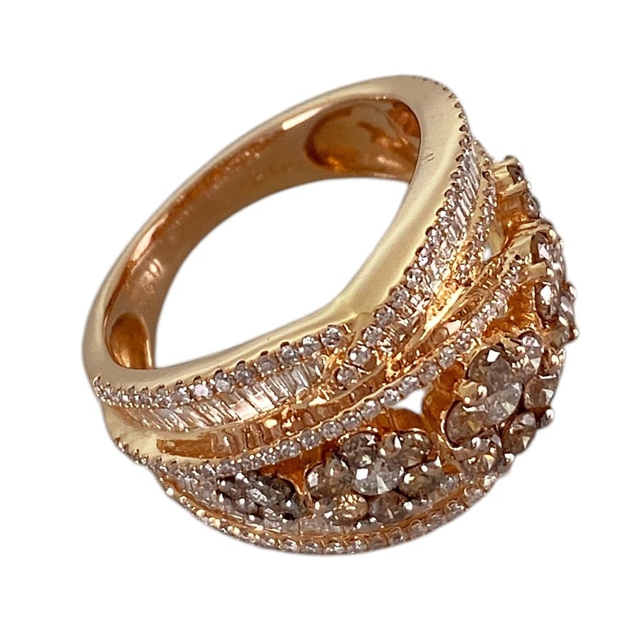 RING ROSE GOLD DIAMOND BROWN DIAMOND: Ring Rose gold Diamond Brown Diamond Brand: Unsigned Jewelry Type/Style: Ring Material: 18K Rose Gold Color: RG Size: US 5 Accessories: None Accessories Notice: When purchasing pre-owned goods,