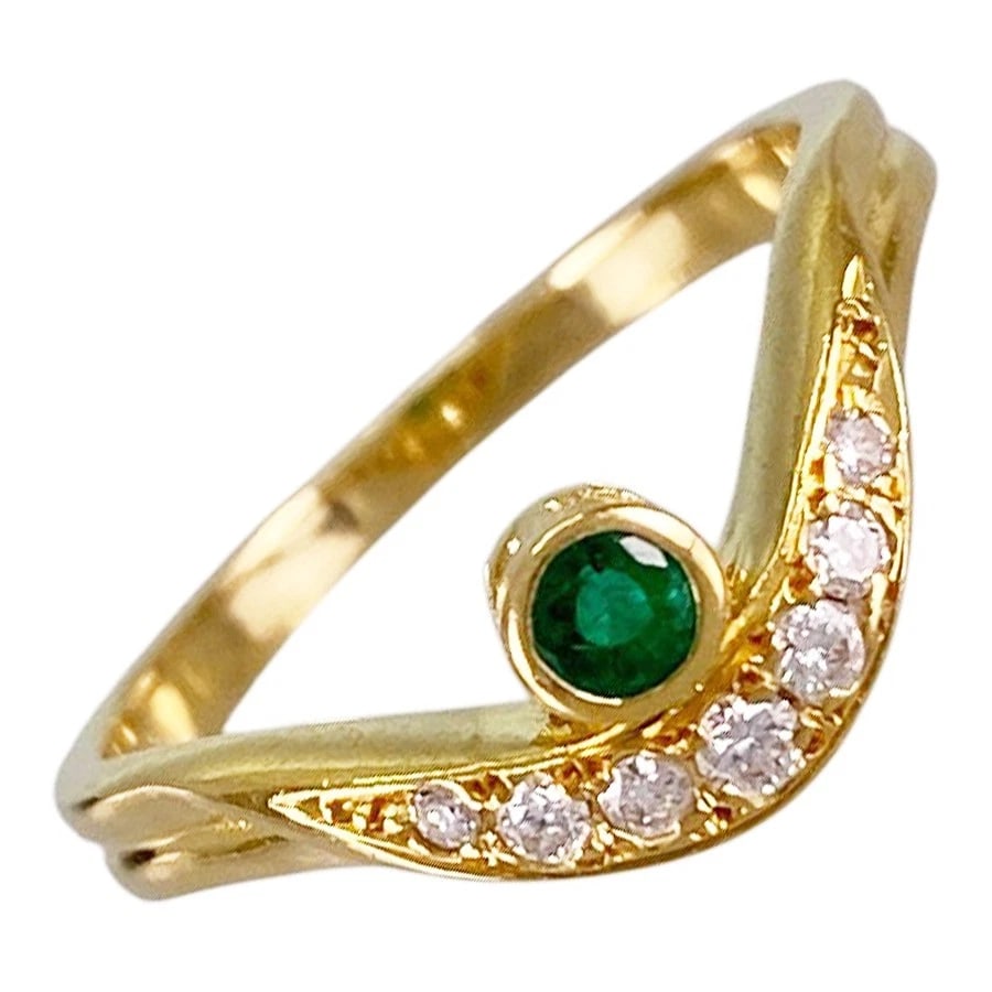 MIKIMOTO YELLOW GOLD EMERALD DIAMOND RING: MIKIMOTO Yellow gold Emerald Diamond Ring Brand: MIKIMOTO Type/Style: Ring Material: 18K Yellow Gold Color: YG Size: US 5.5 Accessories: None Accessories Notice: When purchasing pre-owned goods,