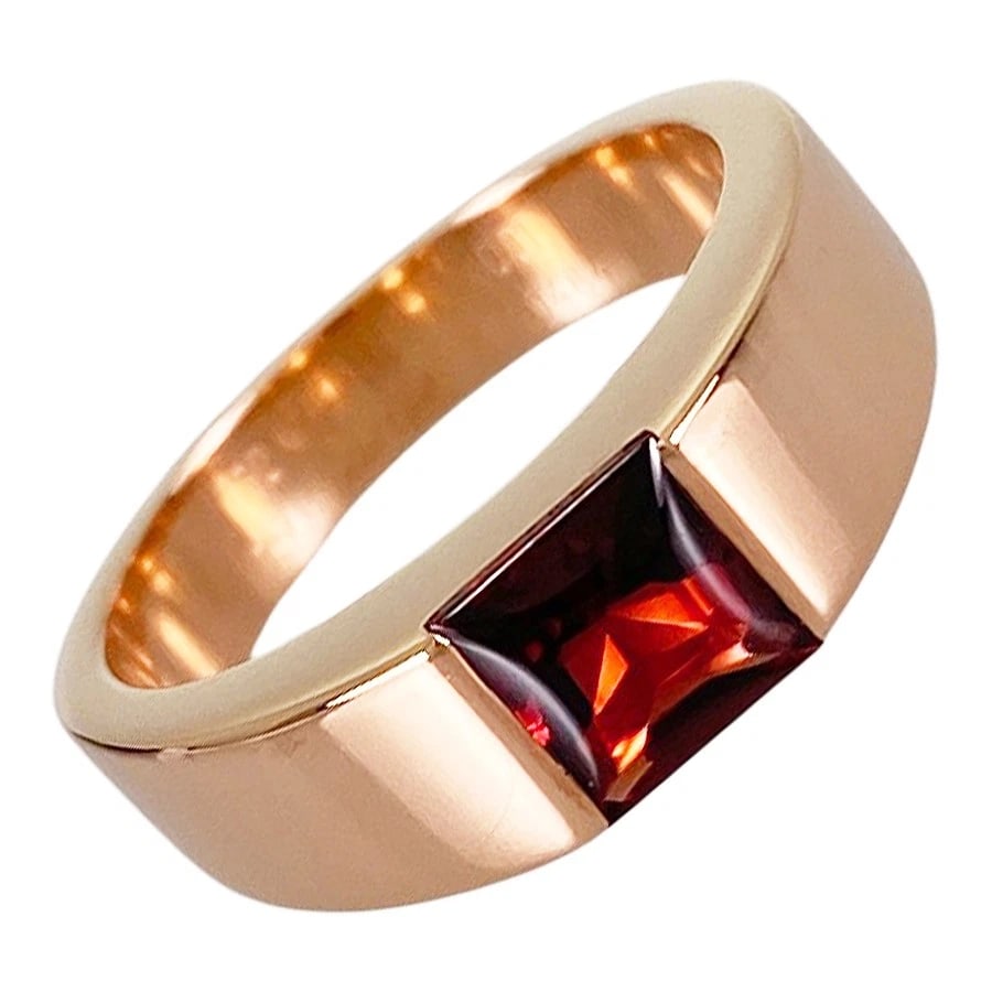 CARTIER TANK ROSE GOLD GARNET RING: Cartier tank Rose gold Garnet Ring Brand: Cartier Type/Style: Ring Material: 18K Rose Gold Color: RG Size: US 6 Accessories: None Accessories Notice: When purchasing pre-owned goods, please refer to