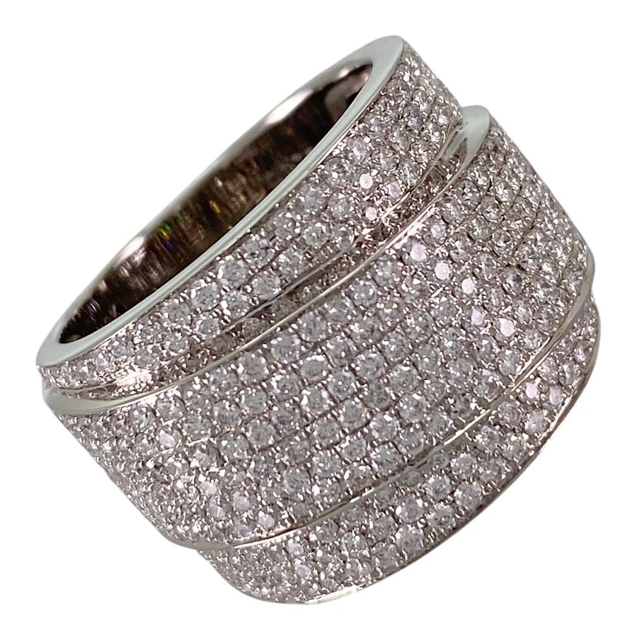 RING WHITE GOLD DIAMOND: Ring White gold Diamond Brand: Unsigned Jewelry Type/Style: Ring Material: 18K White Gold Color: Silver Size: US 6.5-7 Accessories: None Accessories Notice: When purchasing pre-owned goods, please
