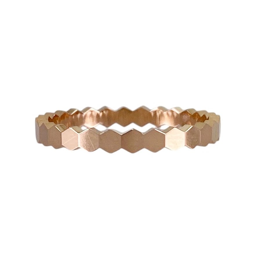 CHAUMET BEE MY LOVE HONEYCOMB RING: Chaumet Bee My Love Honeycomb Ring Brand: Chaumet Type/Style: Ring Material: 18K Rose Gold Color: RG Size: US 6-6.5 Accessories: None Accessories Notice: When purchasing pre-owned goods, please refer