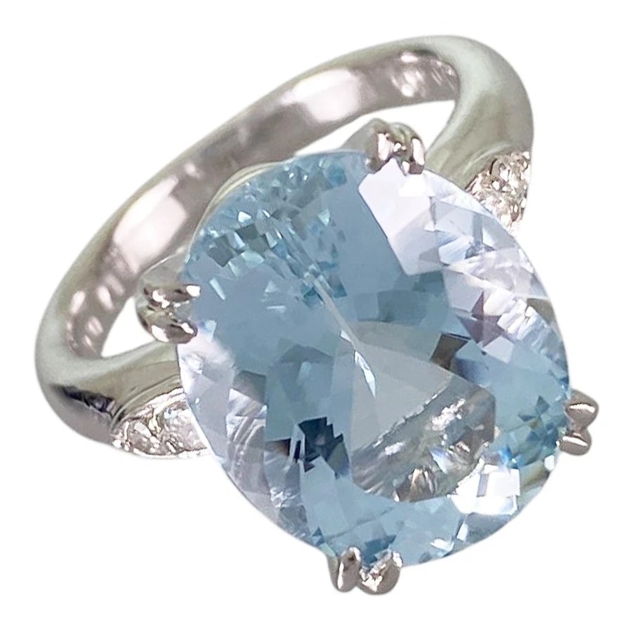 RING PLATINUM AQUAMARINE DIAMOND: Ring Platinum Aquamarine Diamond Brand: Unsigned Jewelry Type/Style: Ring Material: Platinum 900 Main Stone Aquamarine Color: Silver Size: US 6 Accessories: None Accessories Notice: When purchasing