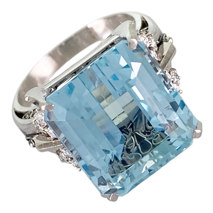 RING PLATINUM AQUAMARINE DIAMOND: Ring Platinum Aquamarine Diamond Brand: Unsigned Jewelry Type/Style: Ring Material: Platinum 850 Main Stone Aquamarine Color: Silver Size: US 5.5 Accessories: None Accessories Notice: When purchasing