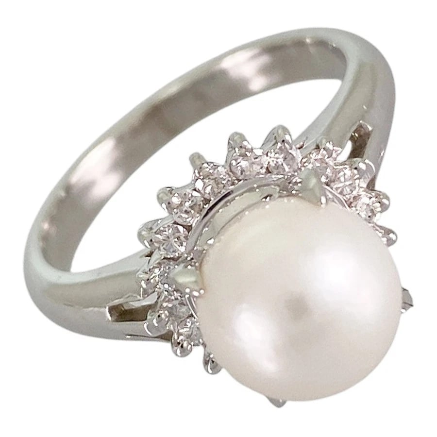RING PLATINUM AKOYA PEARL DIAMOND: Ring Platinum Akoya Pearl Diamond Brand: Unsigned Jewelry Type/Style: Ring Material: Platinum 850 Main Stone Pearl Color: Silver Size: US 5.5 Accessories: None Accessories Notice: When pur
