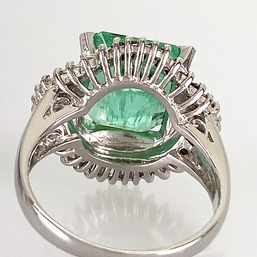 RING PLATINUM EMERALD DIAMOND - 4