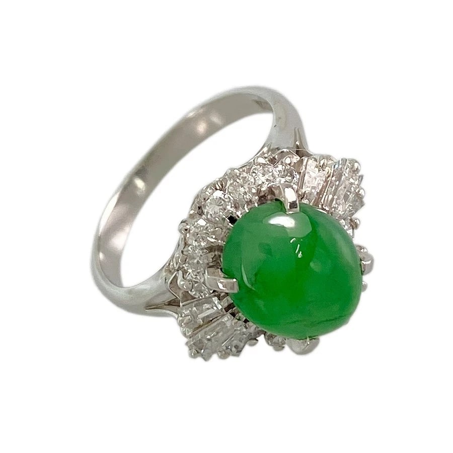 RING PLATINUM JADE DIAMOND: Ring Platinum jade diamond Brand: Unsigned Jewelry Type/Style: Ring Material: Platinum 900 Main Stone jade Color: Silver Size: US 5.5 Accessories: None Accessories Notice: When purchasing