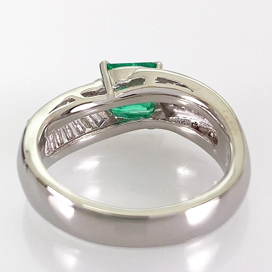 RING PLATINUM EMERALD DIAMOND - 4