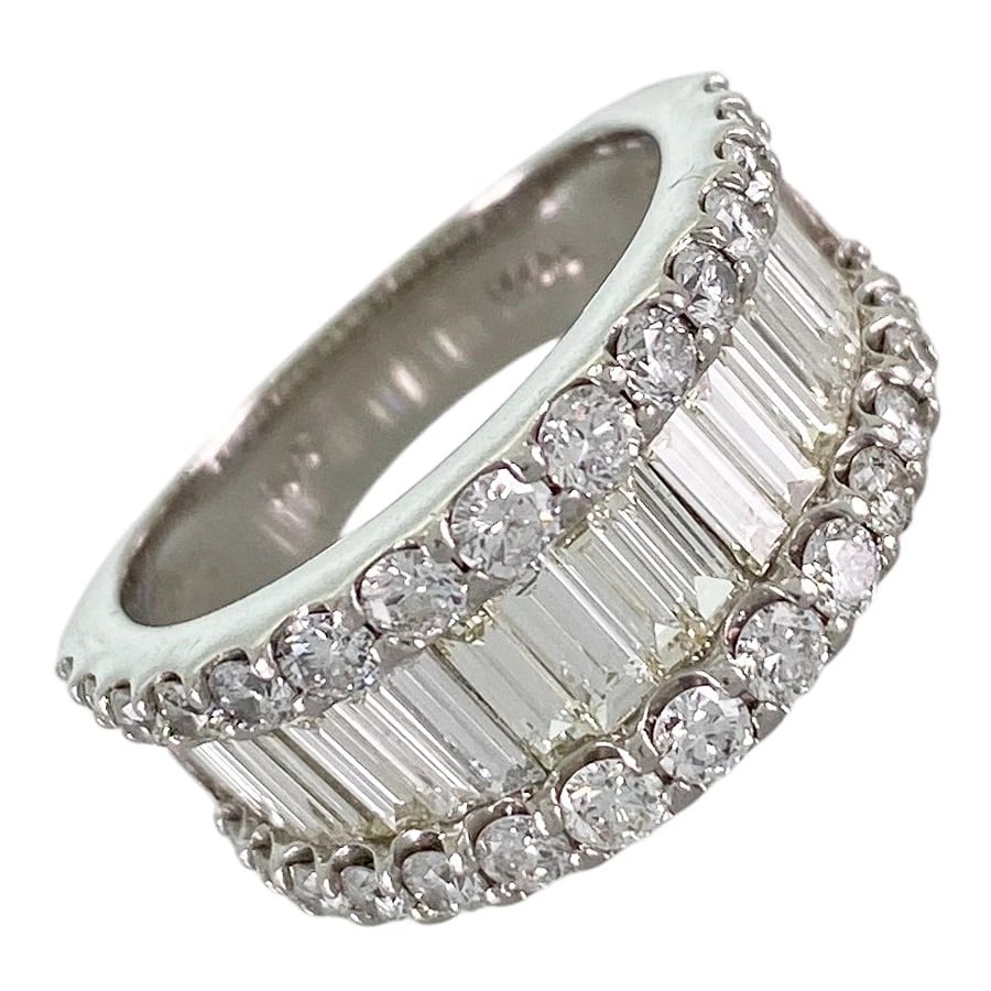 RING PLATINUM DIAMOND: Ring Platinum Diamond Brand: Unsigned Jewelry Type/Style: Ring Material: Platinum 900 Color: Silver Size: US 6 Accessories: None Accessories Notice: When purchasing pre-owned goods, please refer to