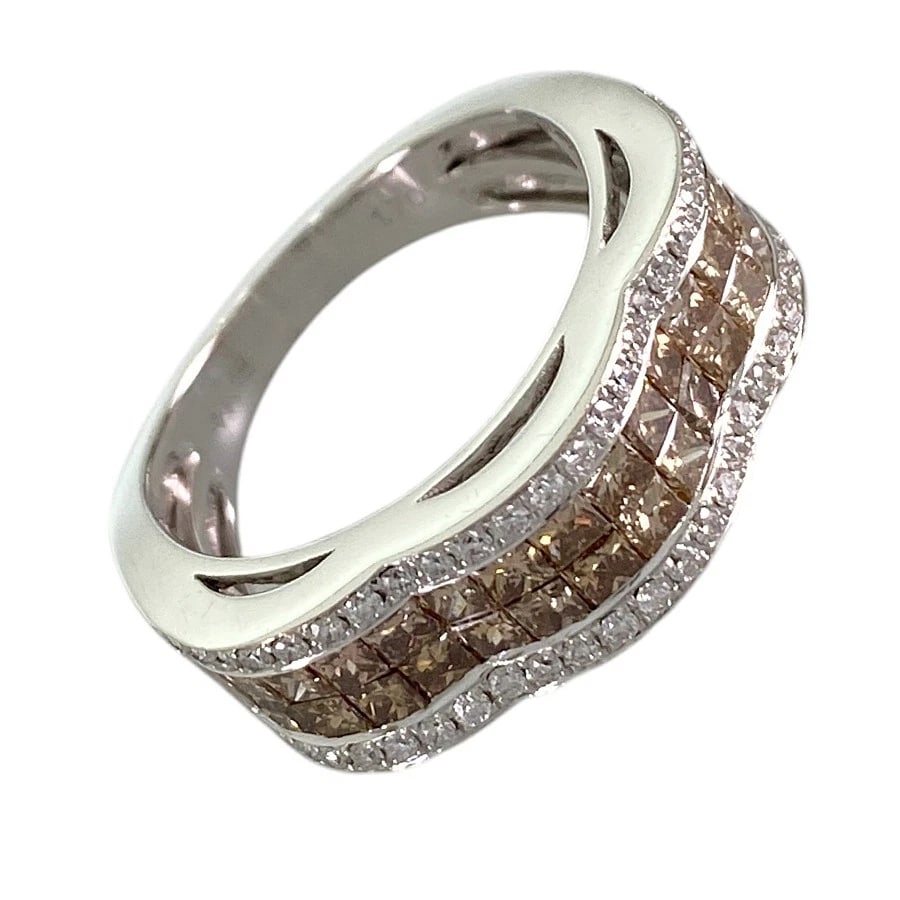 RING WHITE GOLD DIAMOND BROWN DIAMOND: Ring White gold Diamond Brown Diamond Brand: Unsigned Jewelry Type/Style: Ring Material: 18K White Gold Color: Silver Size: US 6.5 Accessories: None Accessories Notice: When purchasing pre-owned