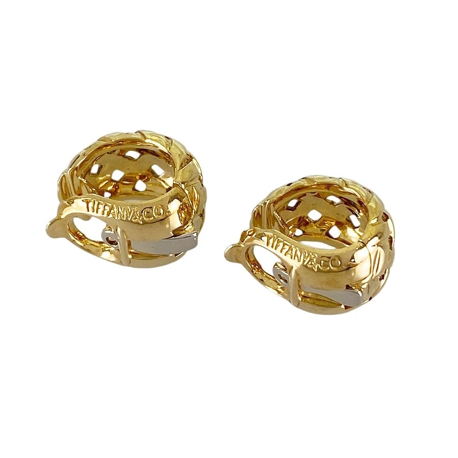 TIFFANY&CO. MINEVERLY YELLOW GOLD EARRING: TIFFANY&Co. Mineverly Yellow gold Earring Brand: TIFFANY&Co. Type/Style: Earring Material: 18K Yellow Gold Color: Gold Size: Top size:12.8mmx9.6mm Accessories: None Accessories Notice: Whe