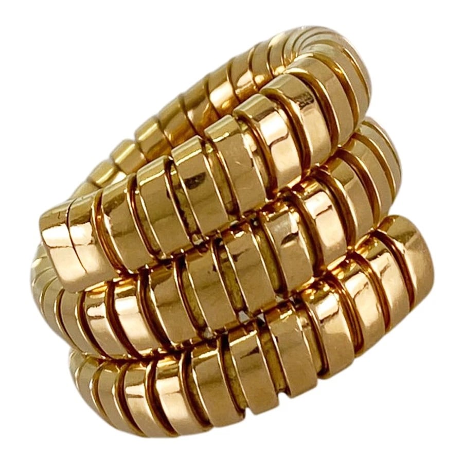 BVLGARI TUBOGAS YELLOW GOLD RING: BVLGARI Tubogas Yellow gold Ring Brand: BVLGARI Type/Style: Ring Material: 18K Yellow Gold Color: Gold Size: US 5.5 Accessories: None Accessories Notice: When purchasing pre-owned goods, please refer