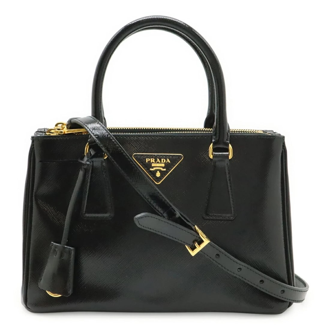PRADA GALLERIA SAFFIANO HANDBAG/SHOULDER BAG: PRADA Galleria Saffiano Handbag/Shoulder Bag Brand: Prada Type/Style: Handbag, Shoulder bag Material: Patent leather Color: Black, Nero Size: (HxWxD) 17.5cm x 26.5cm x 10.5cm / 6.88inch x 10.43inch x