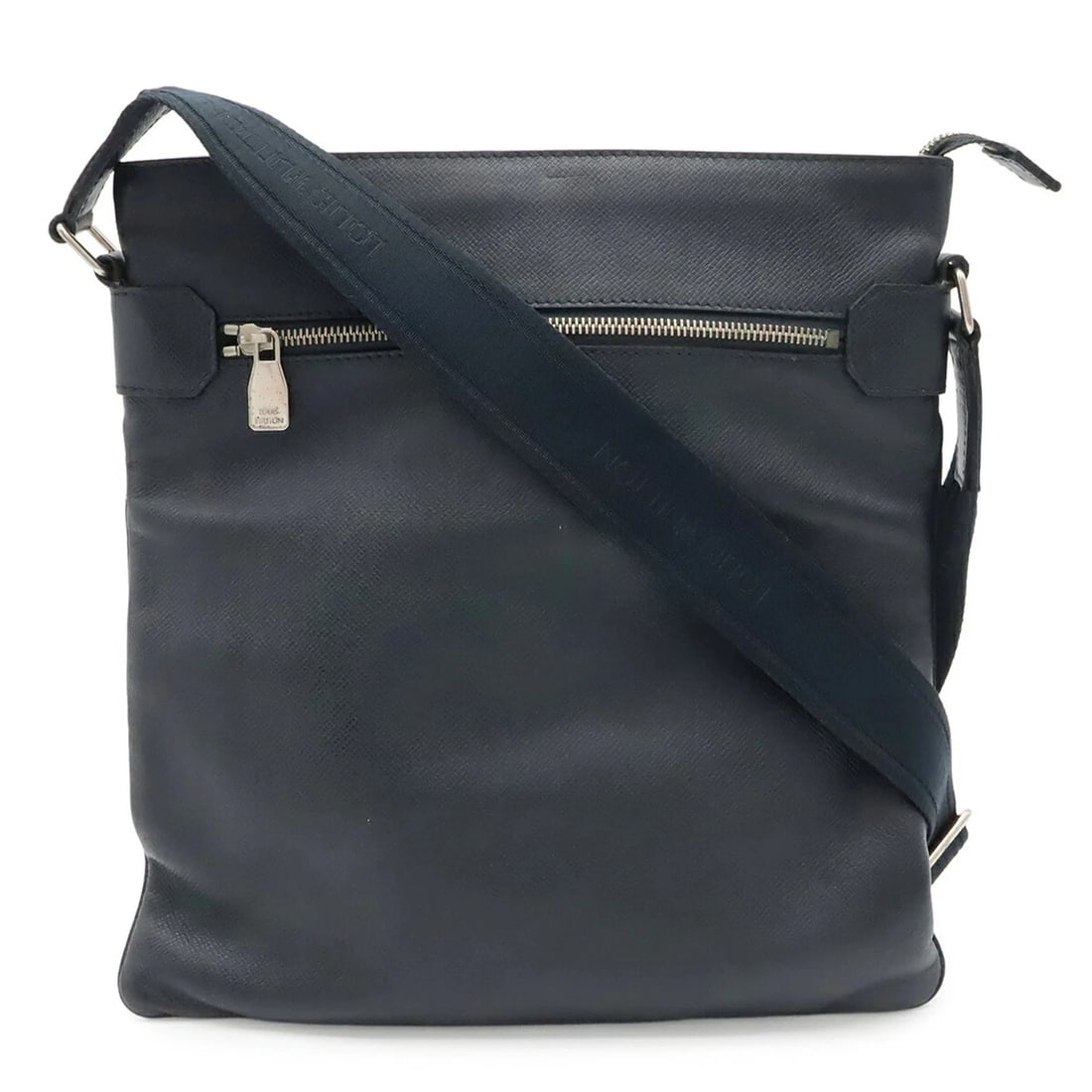 LOUIS VUITTON TAIGA SASHA SHOULDER BAG, NAVY: LOUIS VUITTON Taiga Sasha Shoulder Bag, Navy Brand: Louis Vuitton Type/Style: Shoulder bag Material: Taiga leather Color: Bo Size: (HxWxD) 33.5cm x 31cm / 13.18inch x 12.2inch Accessories: None