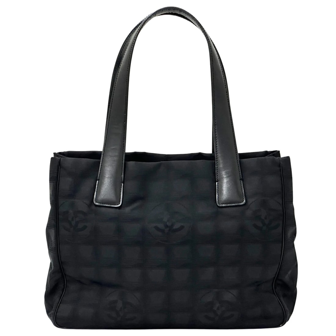 CHANEL HANDBAG TRAVEL TOTE BAG: Chanel Handbag Travel Tote Bag Brand: Chanel Type/Style: Handbag, Tote bag Material: Nylon Color: Black Size: (HxWxD) 21.5cm x 29cm x 12cm / 8.46inch x 11.41inch x 4.72inch Accessories: None <