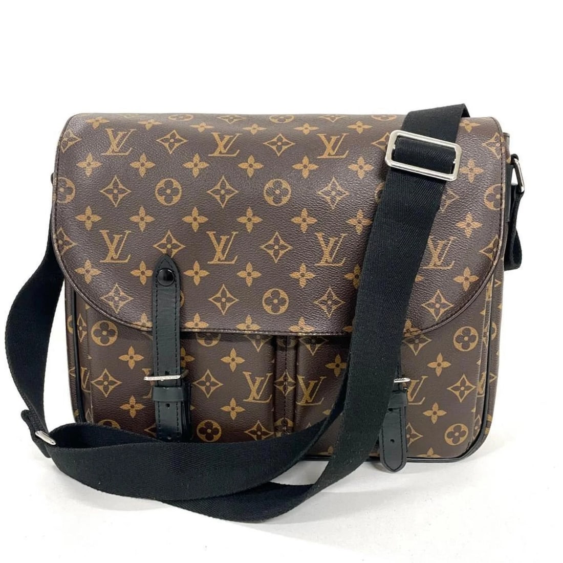 LOUIS VUITTON CHRISTOPHER SHOULDER BAG: Louis Vuitton Christopher Shoulder Bag Brand: Louis Vuitton Type/Style: Shoulder bag Material: Monogram Color: Brown, Monogram Macassar Size: (HxWxD) 30cm x 34cm x 8cm / 11.81inch x 13.38inch x 3.14in