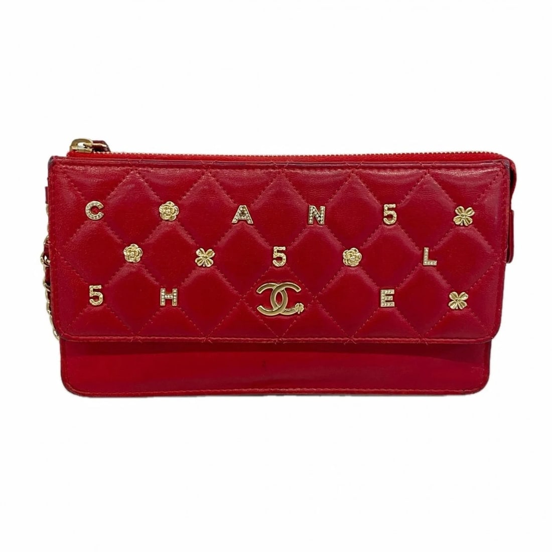 CHANEL MATELASSE ICON CLUTCH BAG, LAMBSKIN: Chanel Matelasse Icon Clutch Bag, Lambskin Brand: Chanel Type/Style: Clutch bag Material: Leather Color: Red color Size: (HxWxD) 11.5cm x 20cm x 1.5cm / 4.52inch x 7.87inch x 0.59inch Accessories: