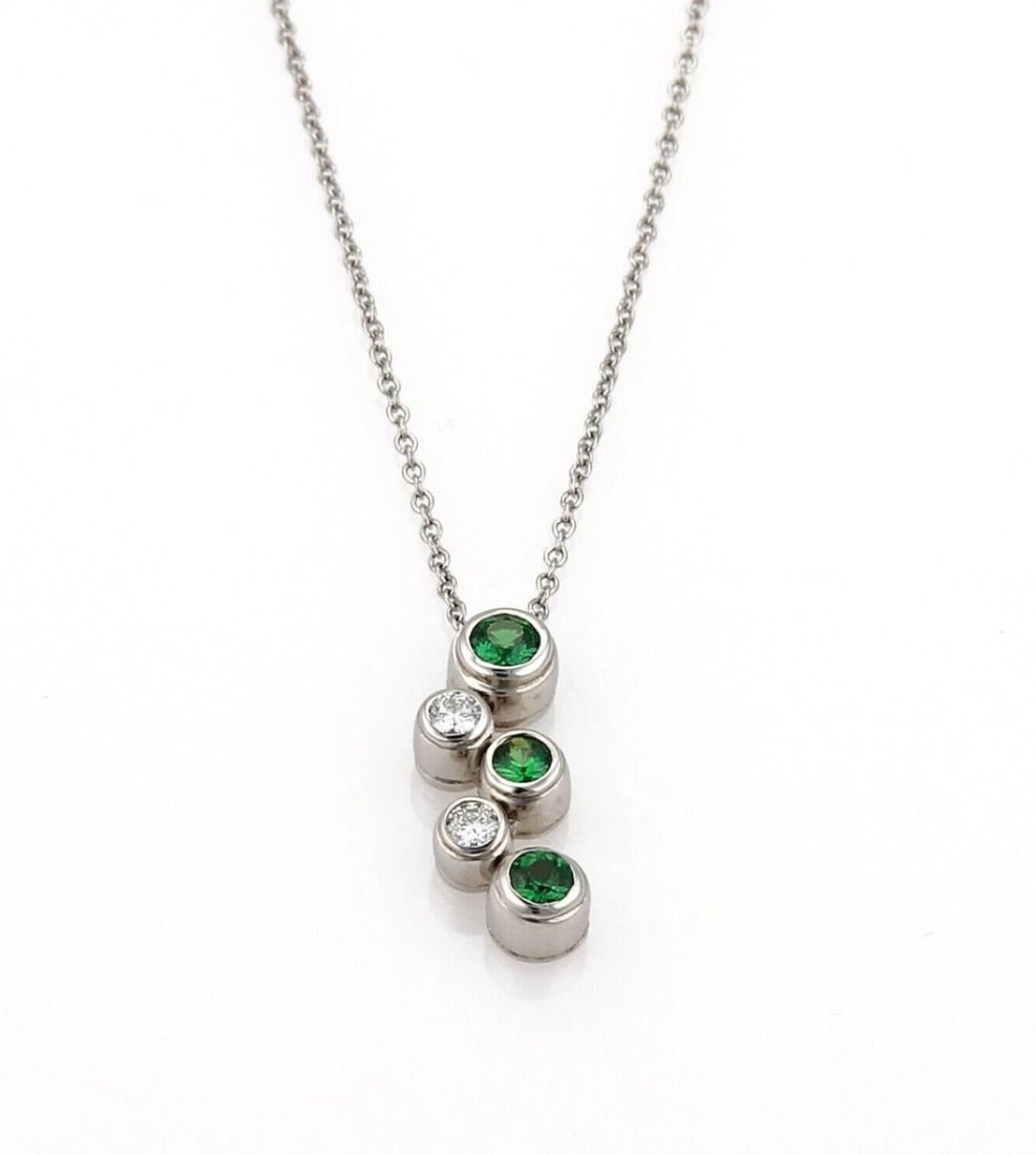 TIFFANY & CO. BUBBLE DIAMOND PLATINUM PENDANT NECKLACE: Tiffany & Co. Bubble Diamond Platinum Pendant Necklace Brand: Tiffany & Co. Type/Style: Necklace Material: Platinum Main Stone Natural Color: Silver Size: Necklace Length: Approximately 16inch