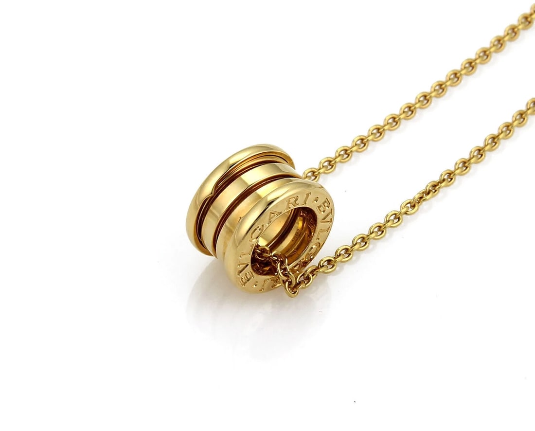 BVLGARI B.ZERO1 18K YELLOW GOLD PENDANT NECKLACE: Bvlgari B.zero1 18k Yellow Gold Pendant Necklace Brand: Bvlgari Type/Style: Necklace Material: 18k yellow gold Color: Yellow Size: Necklace Length: Approximately 16inch Pendant Measurements: Approxima