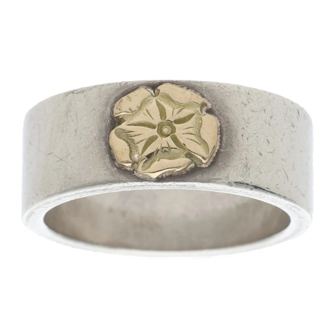 GOROWS ROSE FLAT PUNCH RING: Gorows Rose Flat Punch Ring Brand: goro's Type/Style: Ring Material: 925 Silver Color: silver Size: US Size 17 Accessories: None Accessories Notice: When purchasing pre-owned goods, please refer to