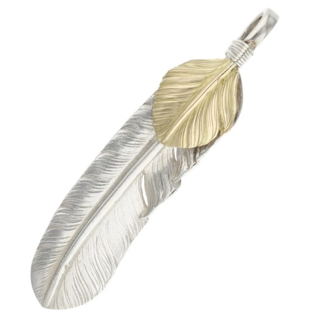 GOROWS FINE GOLD OVERSIZED FEATHER LEFT FACING NECKLESS TOP: Gorows Fine Gold Oversized Feather Left Facing Neckless Top Brand: goro's Type/Style: Necklace Material: 925 Silver Color: silver Size: vertical 6.8cm Accessories: None Accessories Notice: When