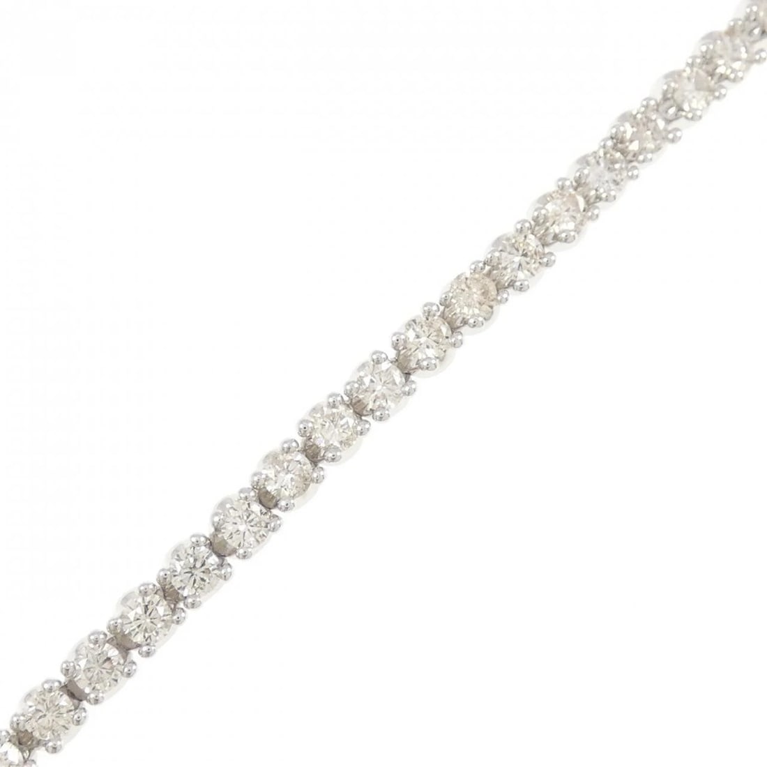 K18WG DIAMOND BRACELET: K18WG Diamond Bracelet Brand: Unbranded Type/Style: Bracelet Material: K18WG Color: WG Size: Actual Size Max width approx: 3.5mm Size 16cm Accessories: None Accessories Notice: When purchasing
