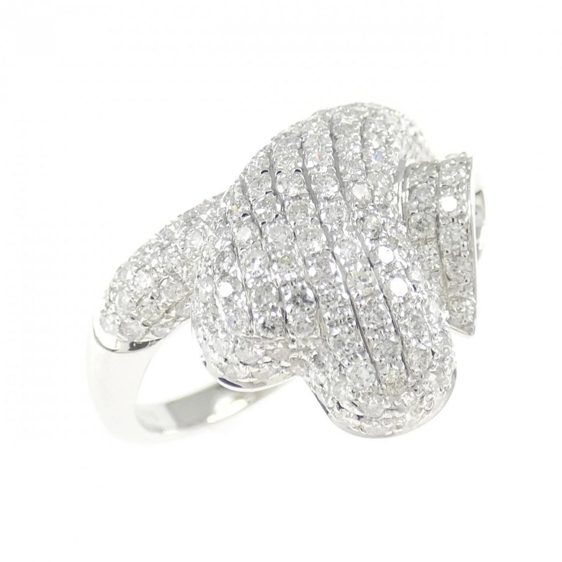 K18WG PAVE HEART DIAMOND RING: K18WG Pave Heart Diamond Ring Brand: Unbranded Type/Style: Diamond Ring Material: K18WG Color: WG Size: US6 1/4 Accessories: None Accessories Notice: When purchasing pre-owned goods, please refer to