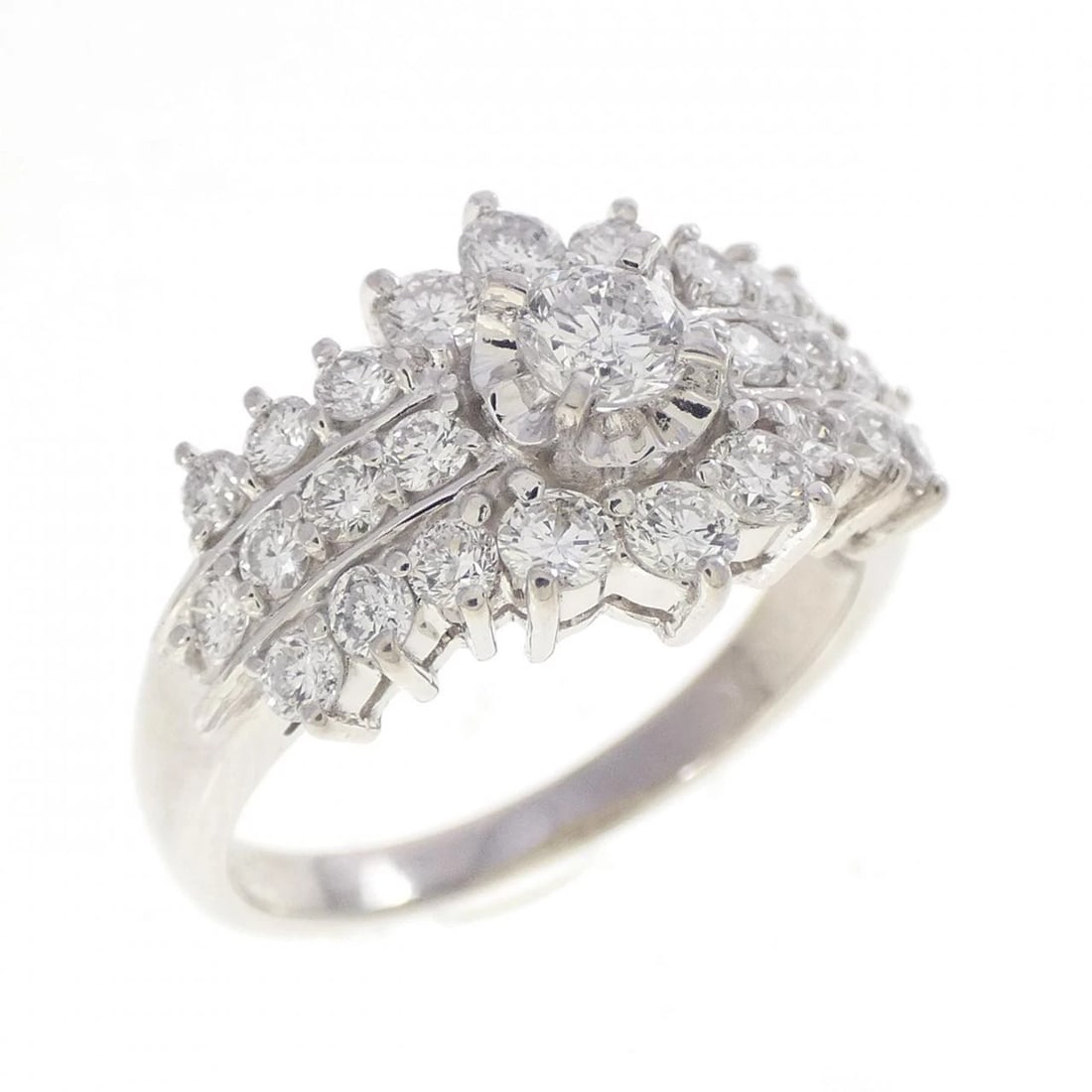 PT900 DIAMOND RING: PT900 Diamond Ring Brand: Unbranded Type/Style: Diamond Ring Material: PT900 Color: Size: US6 1/4 Accessories: None Accessories Notice: When purchasing pre-owned goods, please refer to the photos of