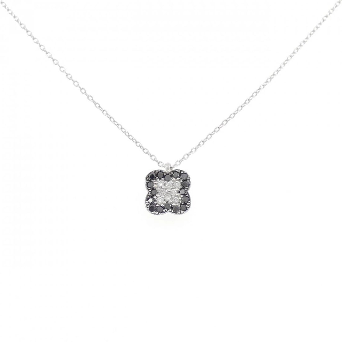 K18WG CLOVER DIAMOND NECKLACE: K18WG Clover Diamond Necklace Brand: Unbranded Type/Style: Diamond Necklace Material: K18WG Color: WG Size: Actual Size Pendant length approx. x width approx.: 7.4mmx7.4mm Chain maximum width