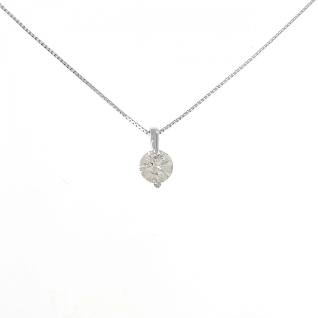 PT950/PT850 SOLITAIRE DIAMOND NECKLACE: PT950/PT850 Solitaire Diamond Necklace Brand: Unbranded Type/Style: Diamond Necklace Material: PT950/PT850 Color: Size: Actual Size Pendant length approx. x width approx.: 10.1mmx5.3mm Chain maximum