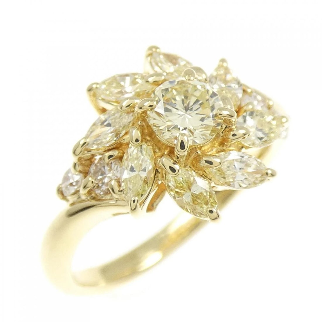 K18YG DIAMOND RING: K18YG Diamond Ring Brand: Unbranded Type/Style: Diamond Ring Material: K18YG Color: YG Size: US5 1/4 Accessories: None Accessories Notice: When purchasing pre-owned goods, please refer to the photos