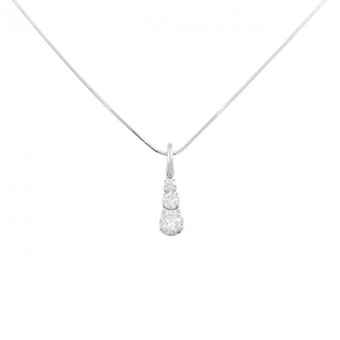 PT900/PT850 THREE STONE DIAMOND NECKLACE: PT900/PT850 Three Stone Diamond Necklace Brand: Unbranded Type/Style: Diamond Necklace Material: PT900/PT850 Color: Size: Actual Size Pendant length approx. x width approx.: 16.9mmx4.3mm Chain