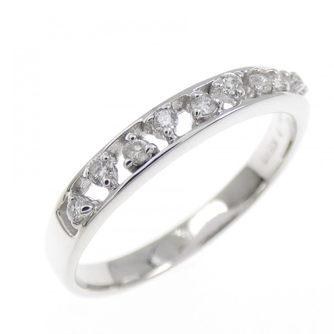 K18WG DIAMOND RING: K18WG Diamond Ring Brand: Unbranded Type/Style: Diamond Ring Material: K18WG Color: WG Size: US5 3/4 Accessories: None Accessories Notice: When purchasing pre-owned goods, please refer to the photos