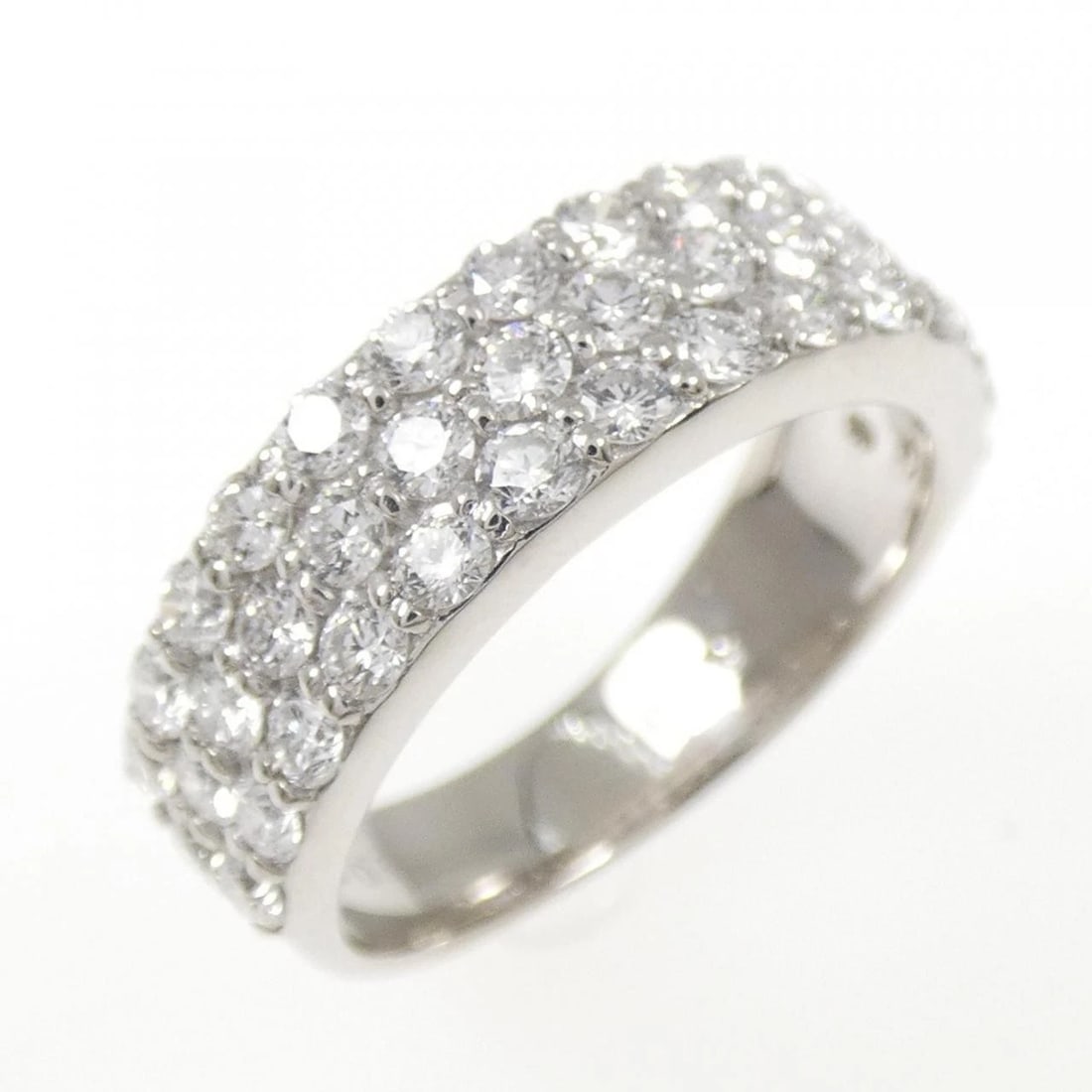 PT900 PAVE DIAMOND RING: PT900 Pave Diamond Ring Brand: Unbranded Type/Style: Diamond Ring Material: PT900 Color: Size: US4 1/2 Accessories: None Accessories Notice: When purchasing pre-owned goods, please refer to the
