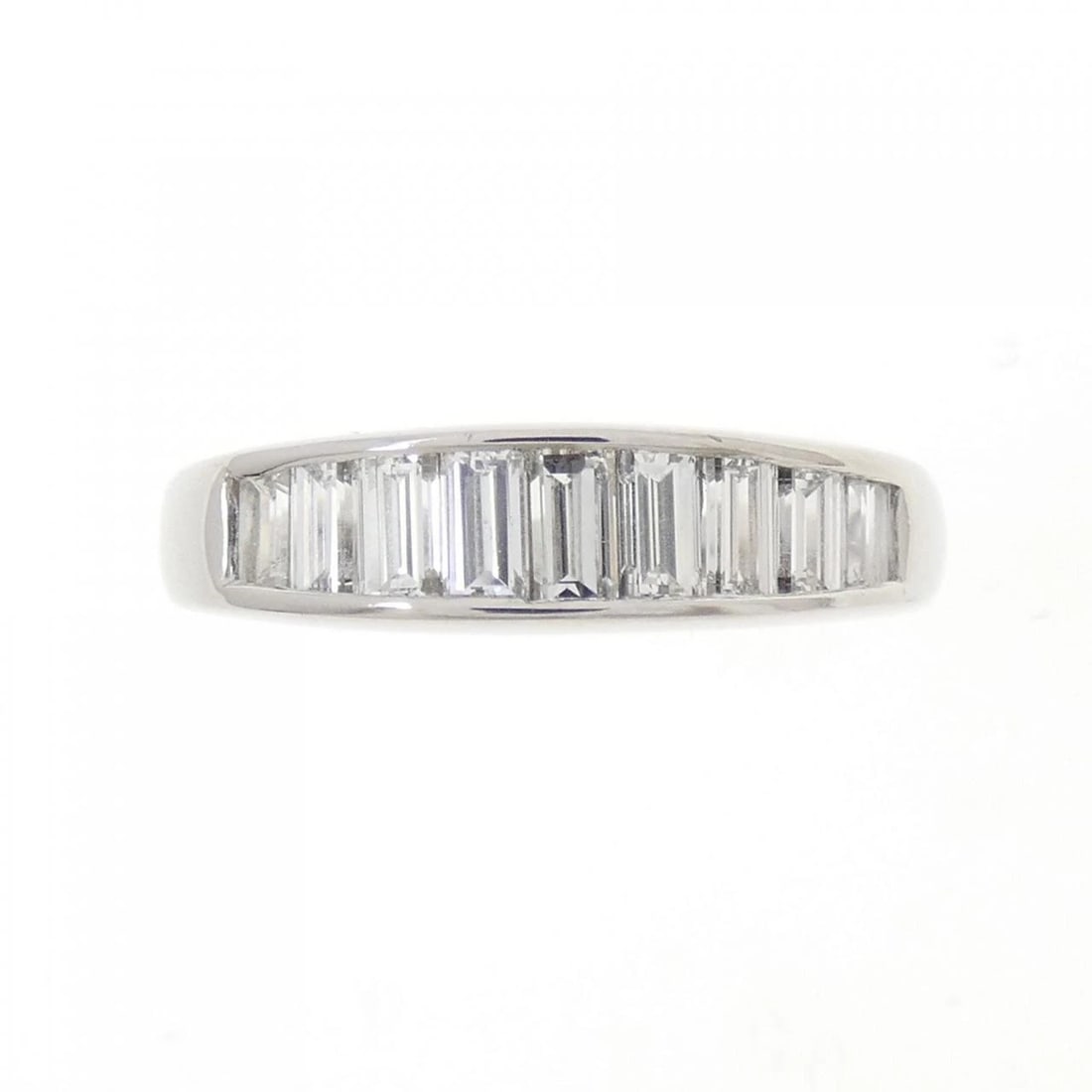 PT900 DIAMOND RING: PT900 Diamond Ring Brand: Unbranded Type/Style: Diamond Ring Material: PT900 Color: Size: US6 1/2 Accessories: None Accessories Notice: When purchasing pre-owned goods, please refer to the photos of