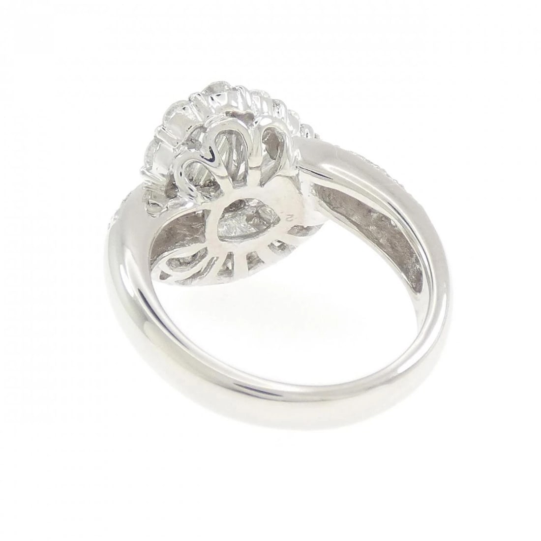 PT900 LEAF DIAMOND RING - 3