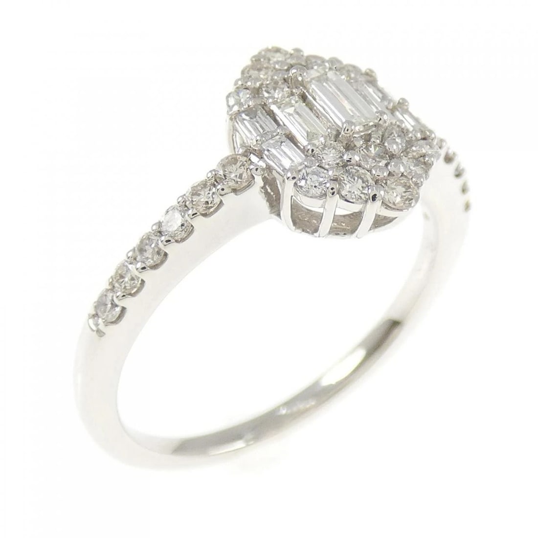 PT900 DIAMOND RING: PT900 Diamond Ring Brand: Unbranded Type/Style: Diamond Ring Material: PT900 Color: Size: US5 3/4 Accessories: None Accessories Notice: When purchasing pre-owned goods, please refer to the