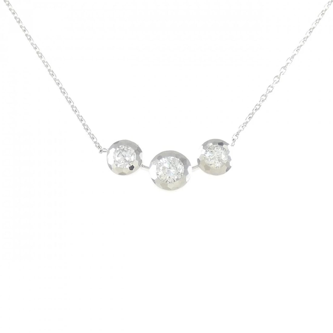 K18WG DIAMOND NECKLACE: K18WG Diamond Necklace Brand: Unbranded Type/Style: Diamond Necklace Material: K18WG Color: WG Size: Actual Size Pendant length approx. x width approx.: 5.9mmx19.1mm Chain maximum width approx.: