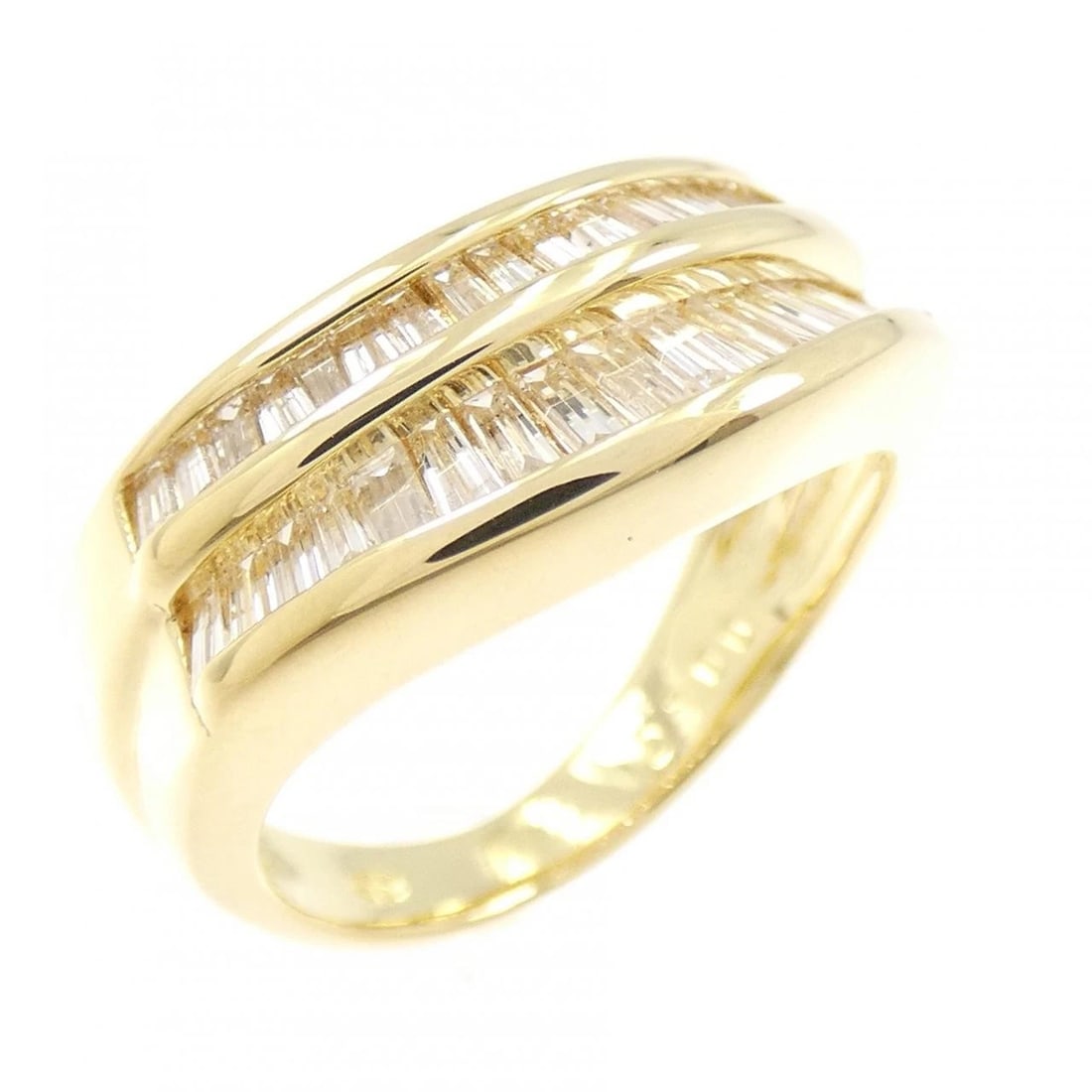 K18YG DIAMOND RING: K18YG Diamond Ring Brand: Unbranded Type/Style: Diamond Ring Material: K18YG Color: YG Size: US5 Accessories: None Accessories Notice: When purchasing pre-owned goods, please refer to the photos of