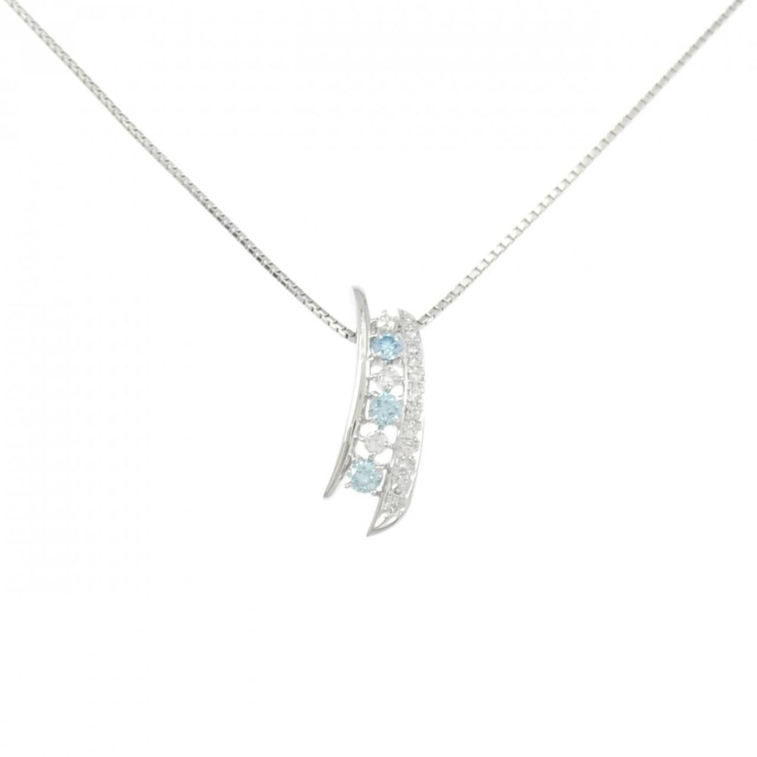 PT900/PT850 DIAMOND NECKLACE: PT900/PT850 Diamond Necklace Brand: Unbranded Type/Style: Diamond Necklace Material: PT900/PT850 Color: Size: Actual Size Pendant length approx. x width approx.: 24.1mmx8.2mm Chain maximum width