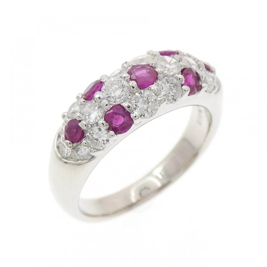 PT900 DIAMOND RING: PT900 Diamond Ring Brand: Unbranded Type/Style: Diamond Ring Material: PT900 Color: Size: US5 Accessories: None Accessories Notice: When purchasing pre-owned goods, please refer to the photos of the