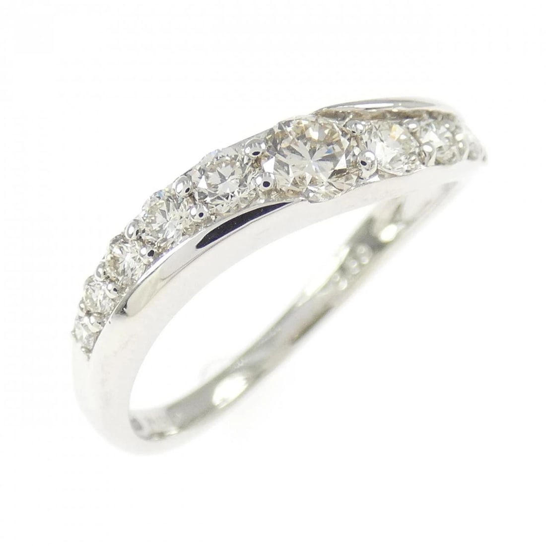 PT900 DIAMOND RING: PT900 Diamond Ring Brand: Unbranded Type/Style: Diamond Ring Material: PT900 Color: Size: US6 1/4 Accessories: None Accessories Notice: When purchasing pre-owned goods, please refer to the photos of
