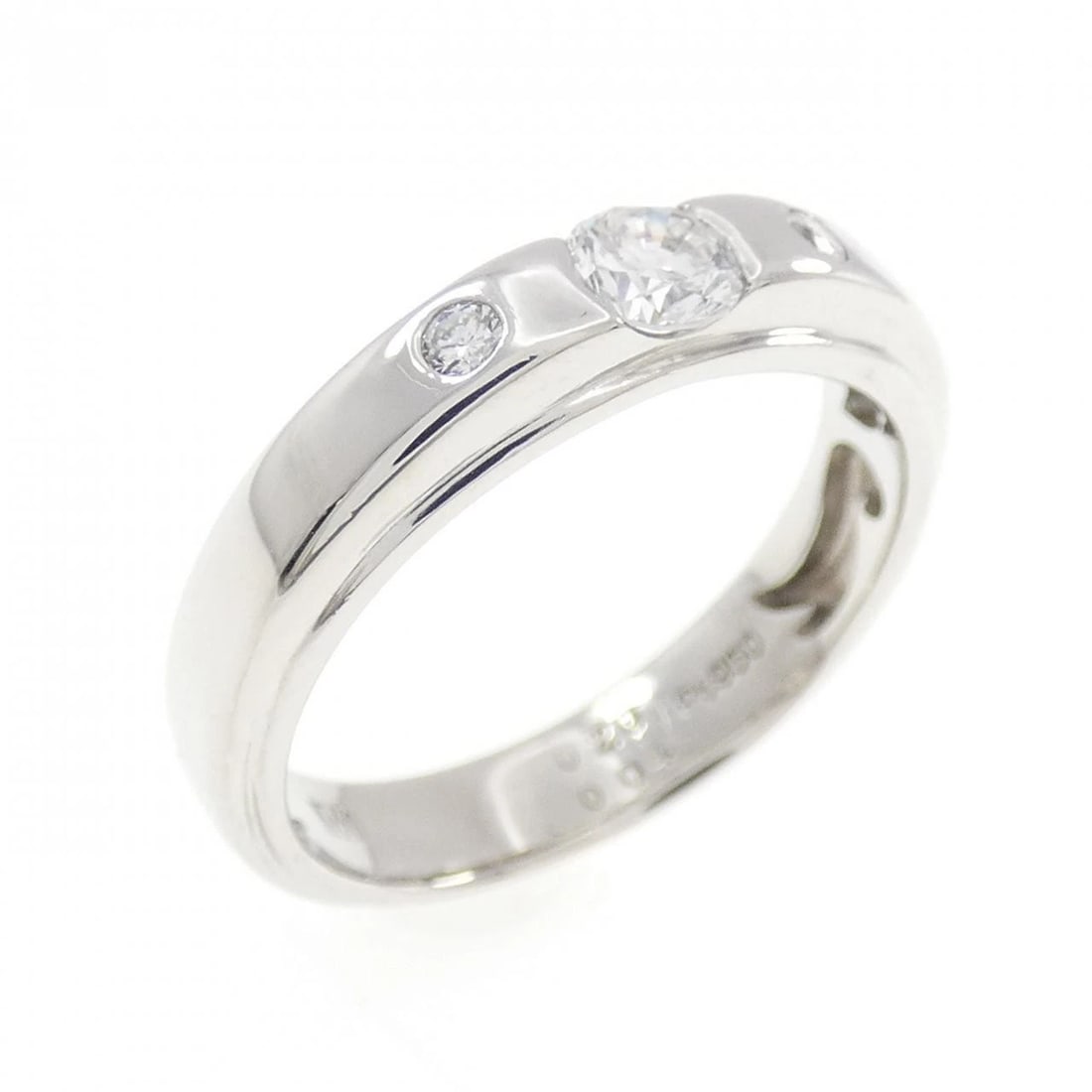 PT950 DIAMOND RING: PT950 Diamond Ring Brand: Unbranded Type/Style: Diamond Ring Material: PT950 Color: Size: US5 1/4 Accessories: None Accessories Notice: When purchasing pre-owned goods, please refer to the photos of