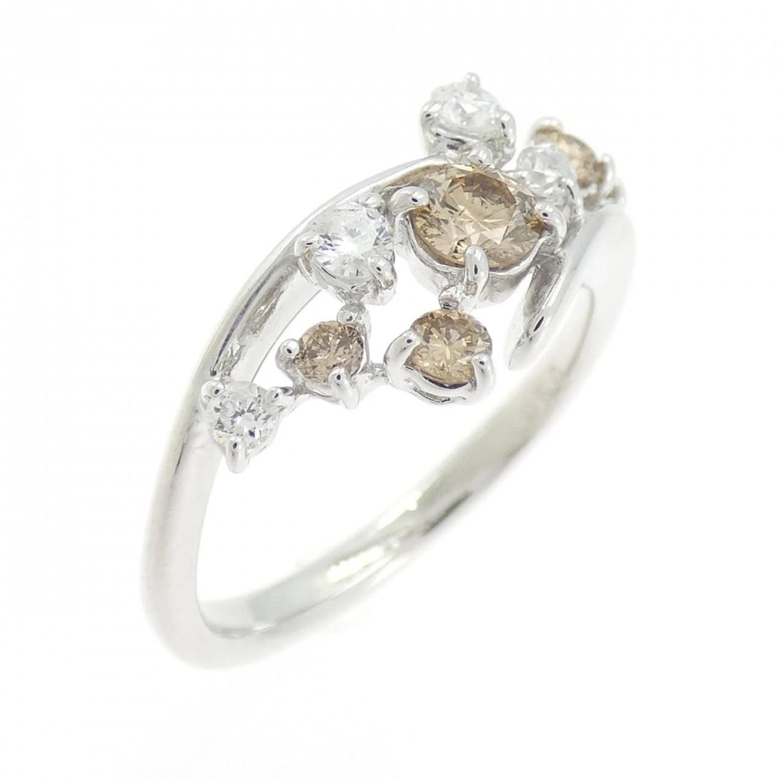 K18WG DIAMOND RING: K18WG Diamond Ring Brand: Unbranded Type/Style: Diamond Ring Material: K18WG Color: WG Size: US5 3/4 Accessories: None Accessories Notice: When purchasing pre-owned goods, please refer to the photos