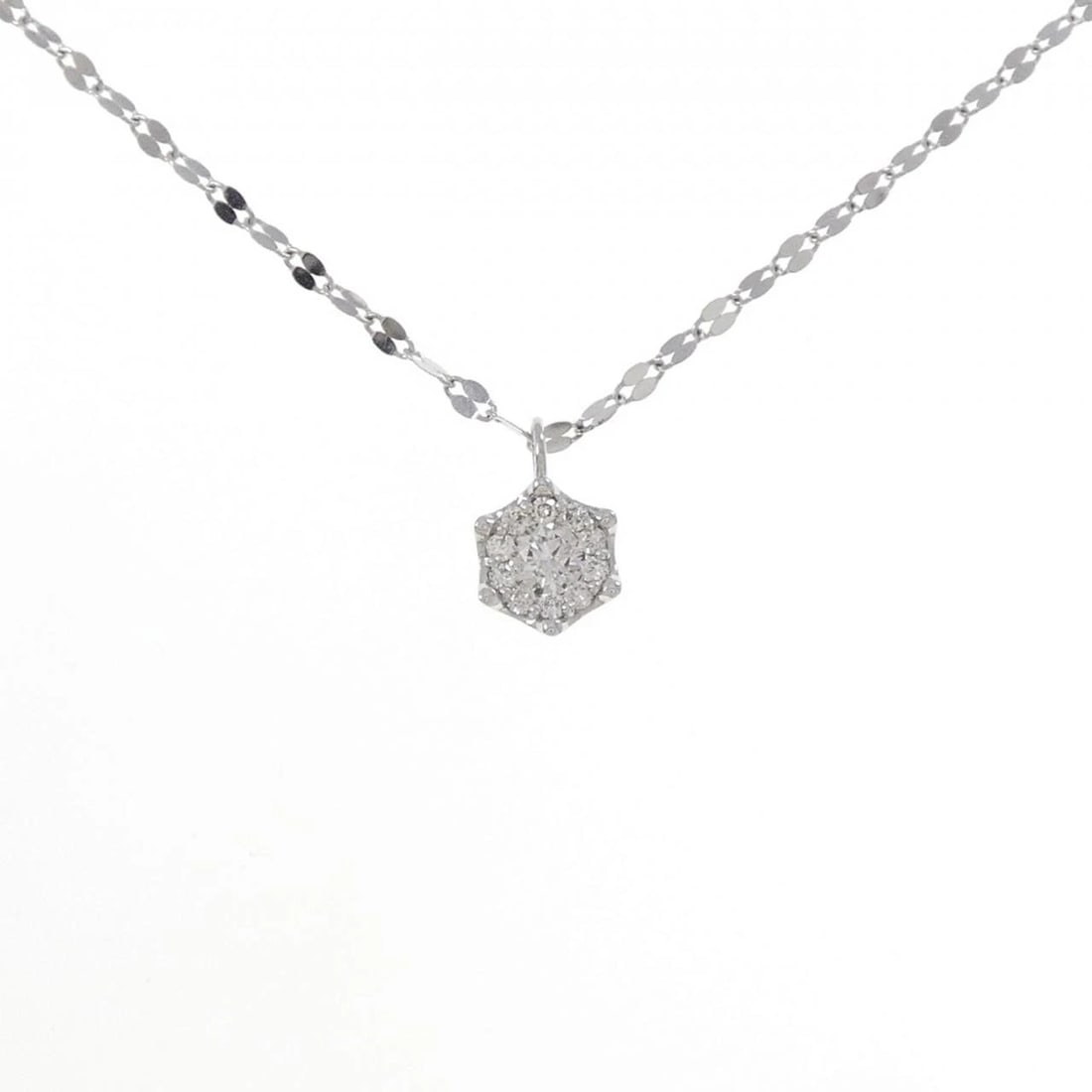 PT900/PT850 DIAMOND NECKLACE: PT900/PT850 Diamond Necklace Brand: Unbranded Type/Style: Diamond Necklace Material: PT900/PT850 Color: Size: Actual Size Pendant length approx. x width approx.: 11.6mmx7.1mm Chain maximum width