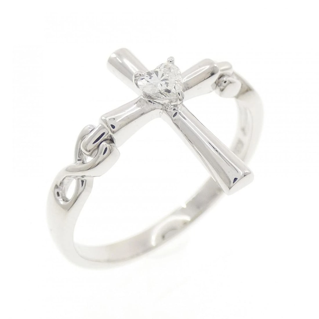 K18WG CROSS X HEART DIAMOND RING: K18WG Cross x Heart Diamond Ring Brand: Unbranded Type/Style: Diamond Ring Material: K18WG Color: WG Size: US6 Accessories: None Accessories Notice: When purchasing pre-owned goods, please refer to