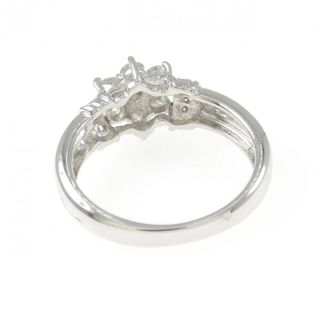 PT900 FLOWER DIAMOND RING - 3