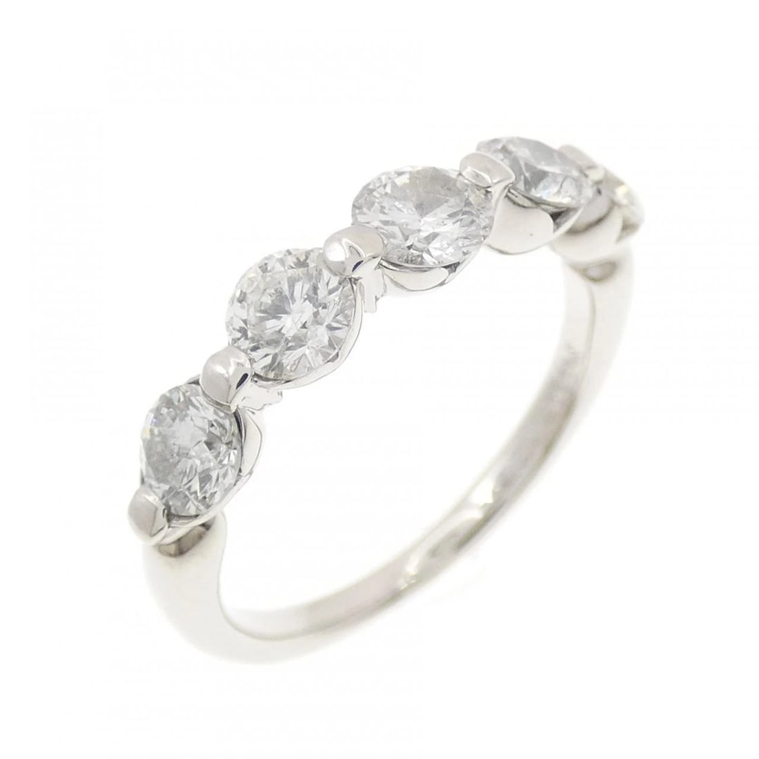 PT900 DIAMOND RING: PT900 Diamond Ring Brand: Unbranded Type/Style: Diamond Ring Material: PT900 Color: Size: US4 3/4 Accessories: None Accessories Notice: When purchasing pre-owned goods, please refer to the photos of