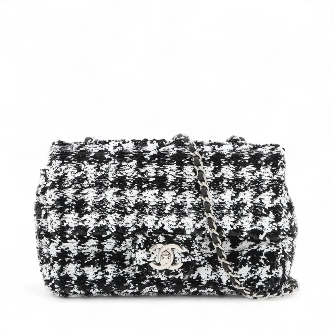 CHANEL COCO MARK SEQUINS X LEATHER SINGLE CHAIN BAG: Chanel Coco Mark Sequins x leather Single Chain Bag Brand: Chanel Type/Style: Shoulder Bag Material: Sequins x leather Color: Black ? White Size: Height:4.7inchLength:7.9inchDepth:2.0inch Accessor