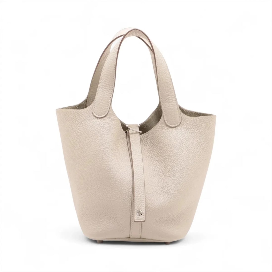 HERMES PICOTIN LOCK 18 PM TAURILLON CLEMENCE CRAIE SILVER METAL: Hermes Picotin Lock 18 PM Taurillon Clemence Craie Silver Metal Brand: Hermes Type/Style: Top Handle Bag Material: Taurillon Clemence Color: Craie Size: Height:7.3inchLength:7.3inchDepth:5.3inch A