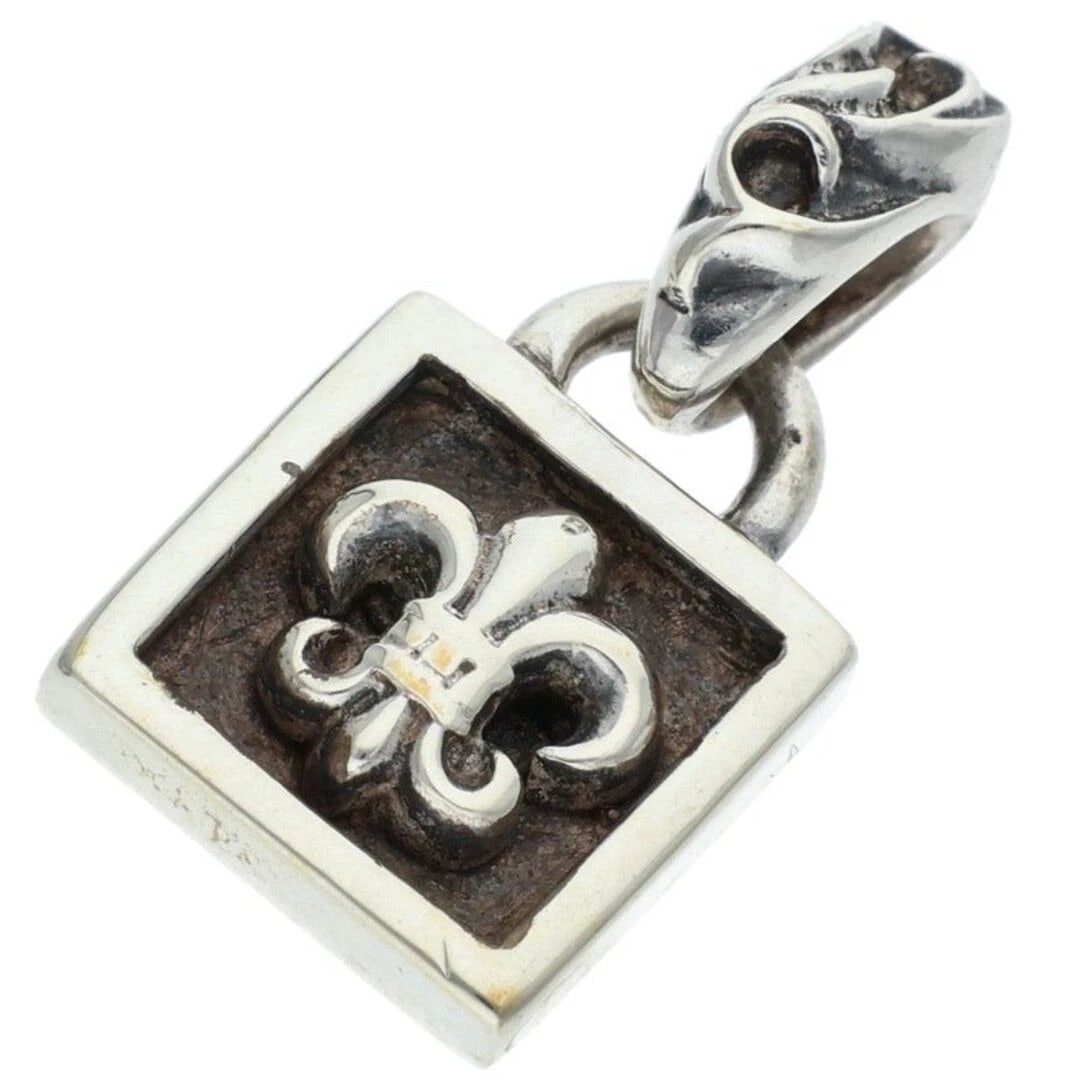 CHROME HEARTS FRAMED BS FLUER CHARM SILVER NECKLACE TOP: Chrome Hearts FRAMED BS FLUER Charm Silver Necklace Top Brand: Chrome Hearts Type/Style: Necklace Material: 925 Silver Color: silver Size: vertical 2.4cm Accessories: None Accessories Notice: When
